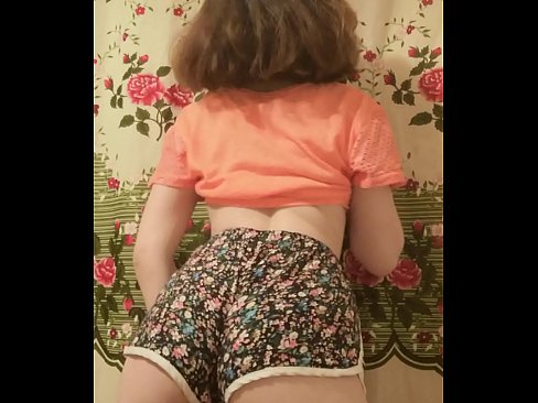 ❤️ La joven sexy hace un striptease grabando sus calzoncillos en la cámara Porno ruso en es.fuxporn-com.ru ❌️